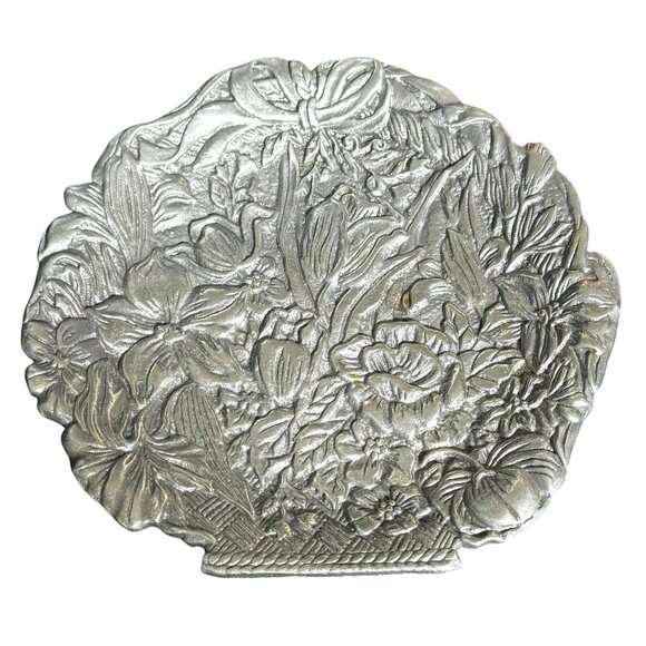 Vintage 1991 TWN Perfect Silver Pewter Floral Basket Embossed Wall Art Decor - Picture 2 of 11